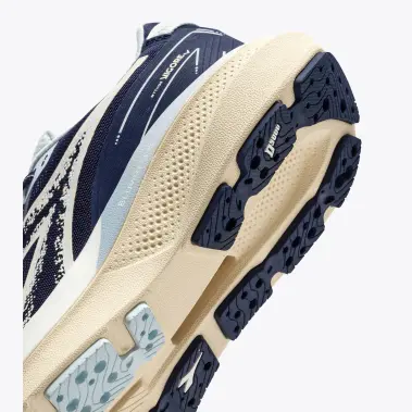 Image 3 of Diadora MYTHOS VIGORE V Women's