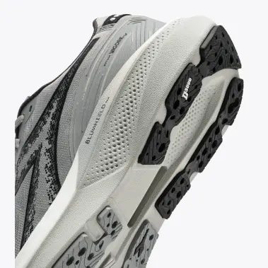 Image 3 of Diadora Mythos Blushield Vigore V Men's