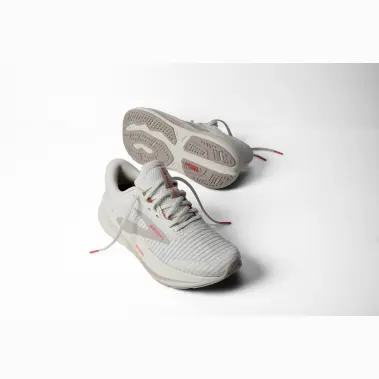 Image 8 of Brooks Revel Max Women's