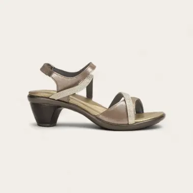 Image 2 of Naot Innovate Women's