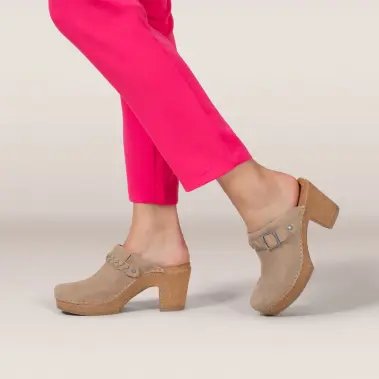 Image 7 of Aetrex Corey Clog Women's