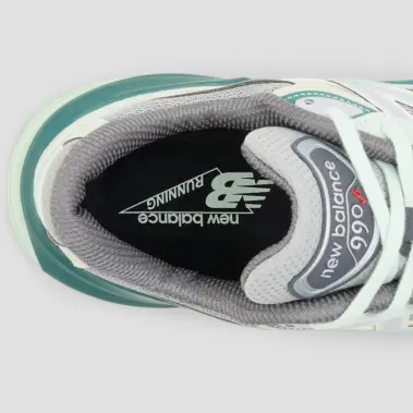 Image 4 of New Balance 990v6 Unisex